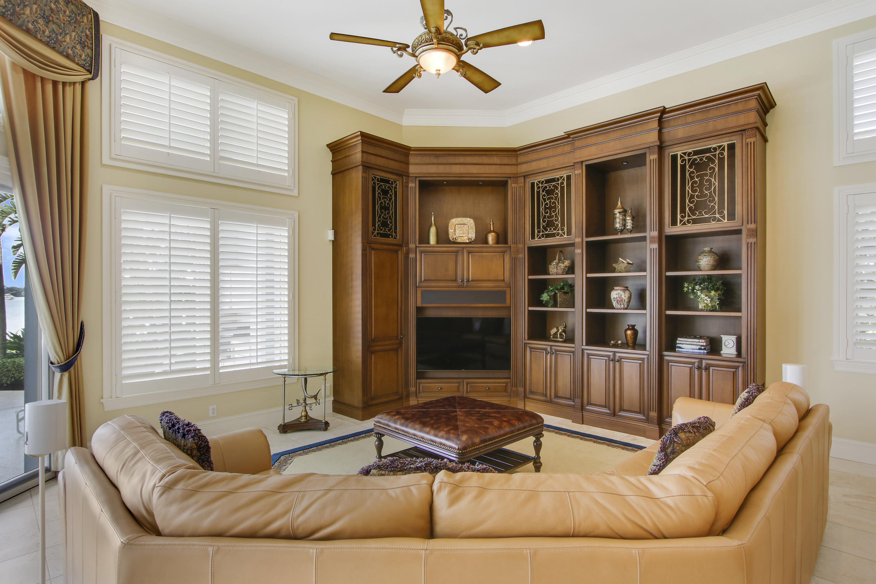 TEQUESTA COUNTRY CLUB - Residential