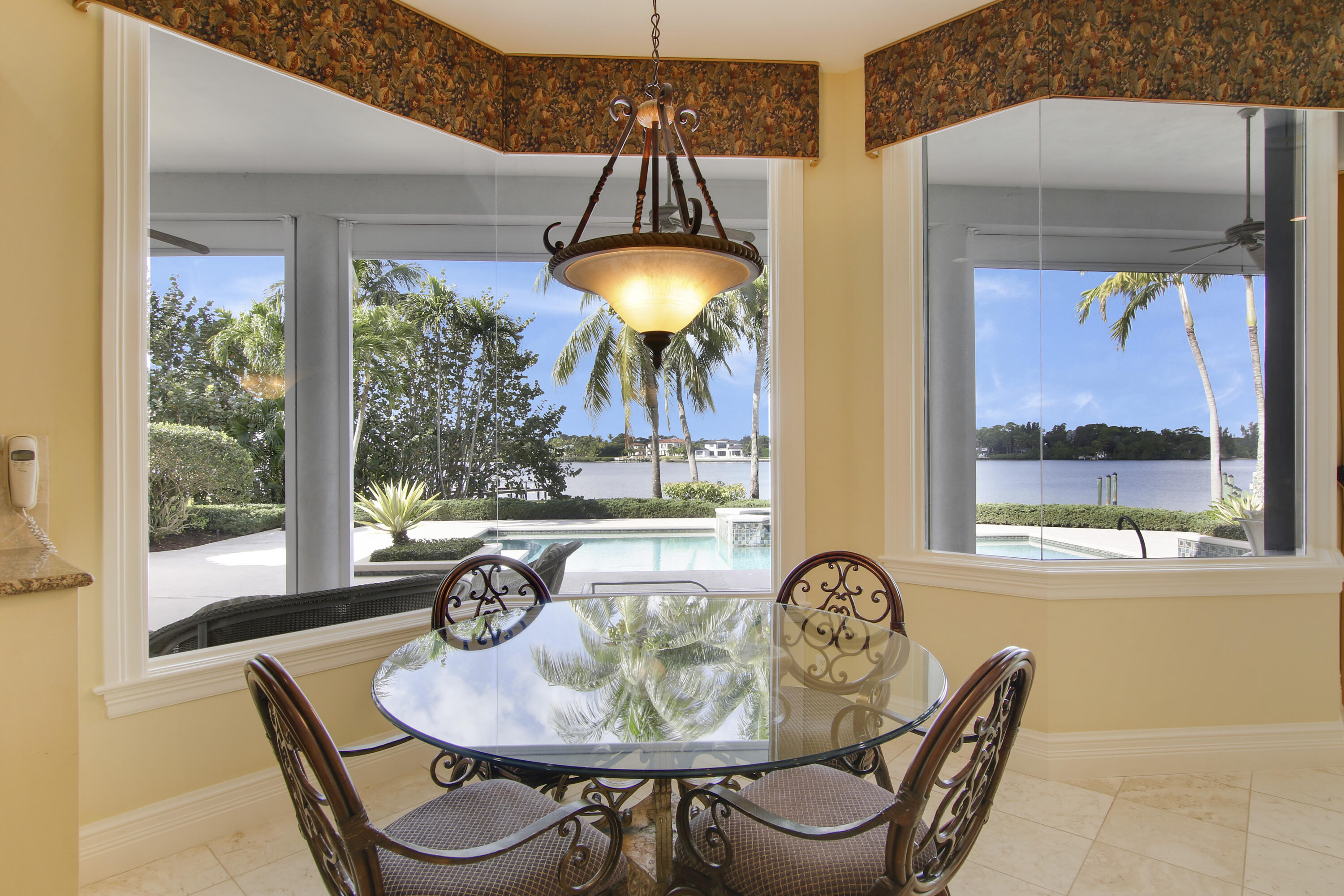 TEQUESTA COUNTRY CLUB - Residential
