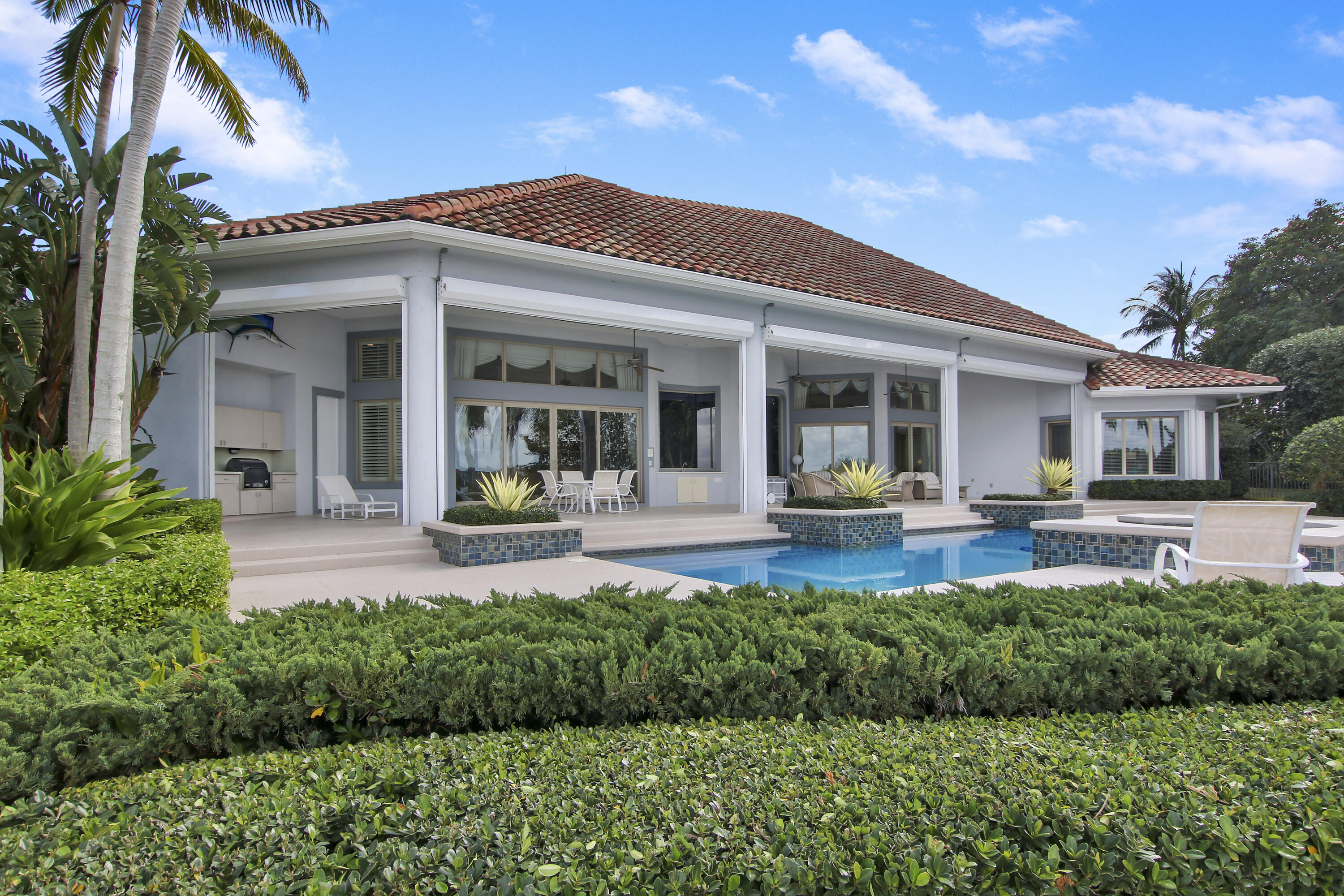 TEQUESTA COUNTRY CLUB - Residential