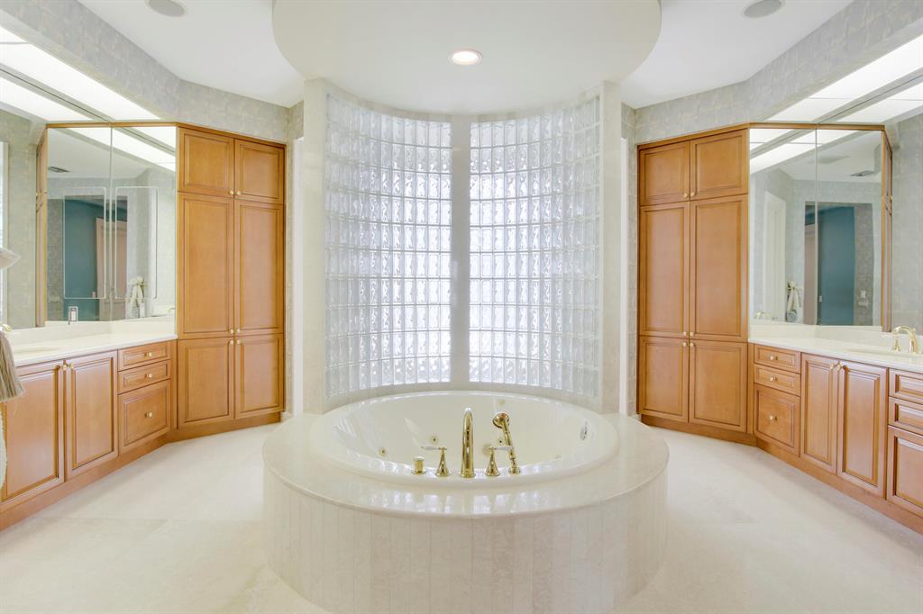 TEQUESTA COUNTRY CLUB - Residential