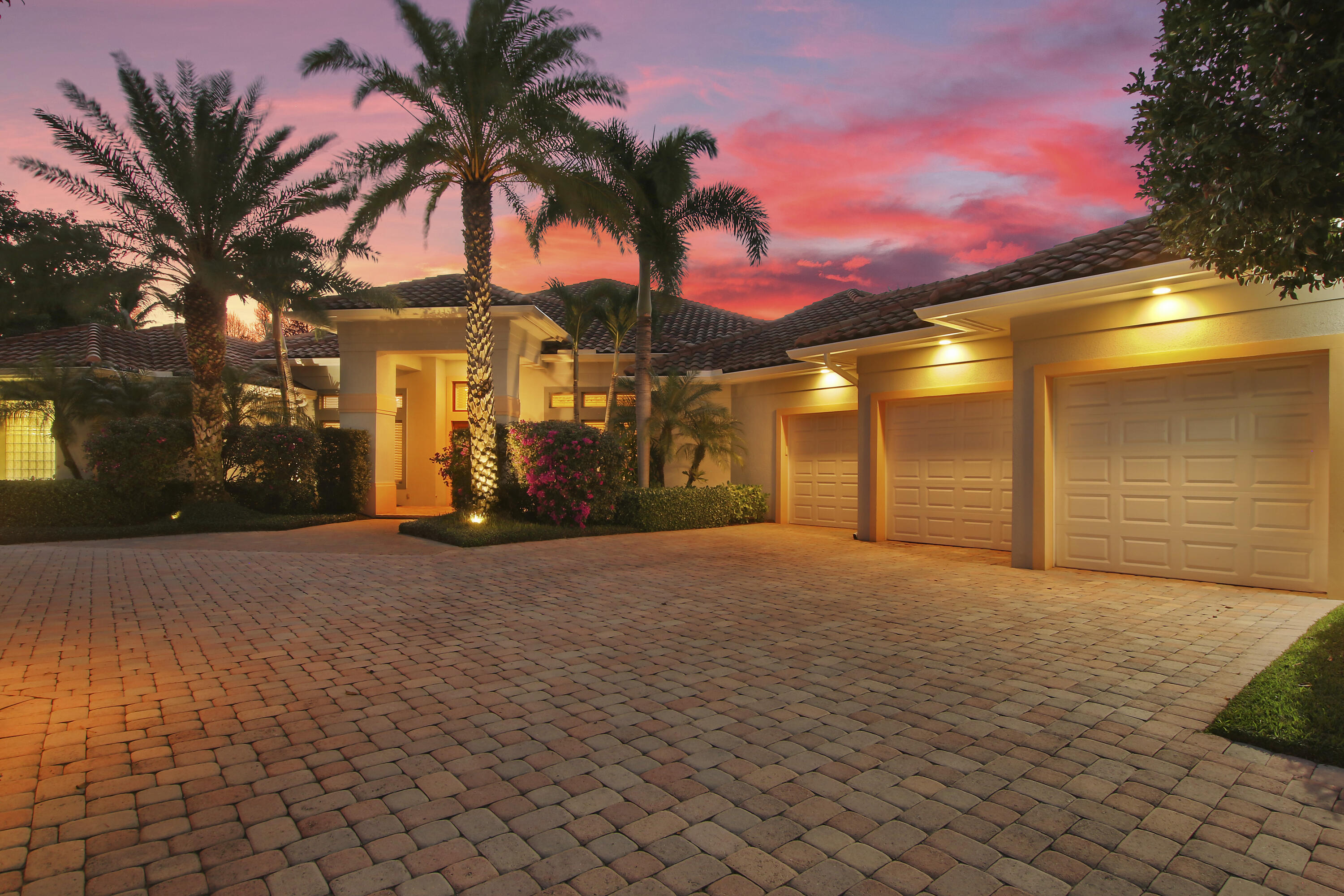 TEQUESTA COUNTRY CLUB - Residential