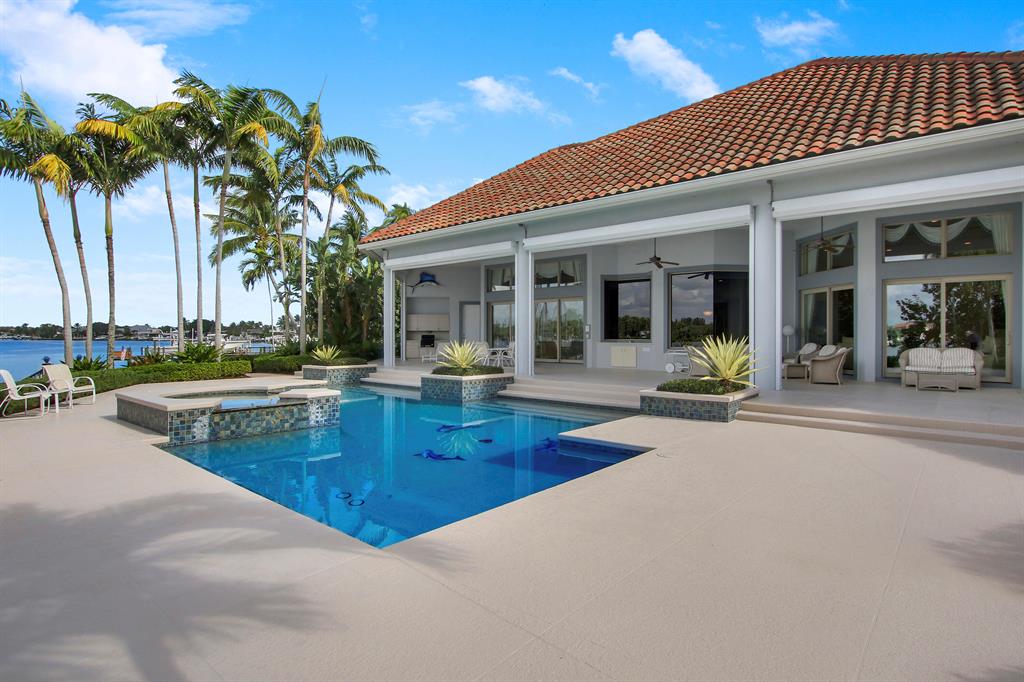 TEQUESTA COUNTRY CLUB - Residential