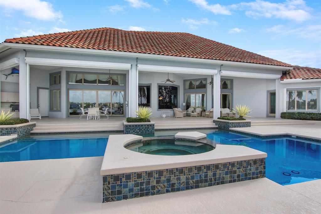 TEQUESTA COUNTRY CLUB - Residential