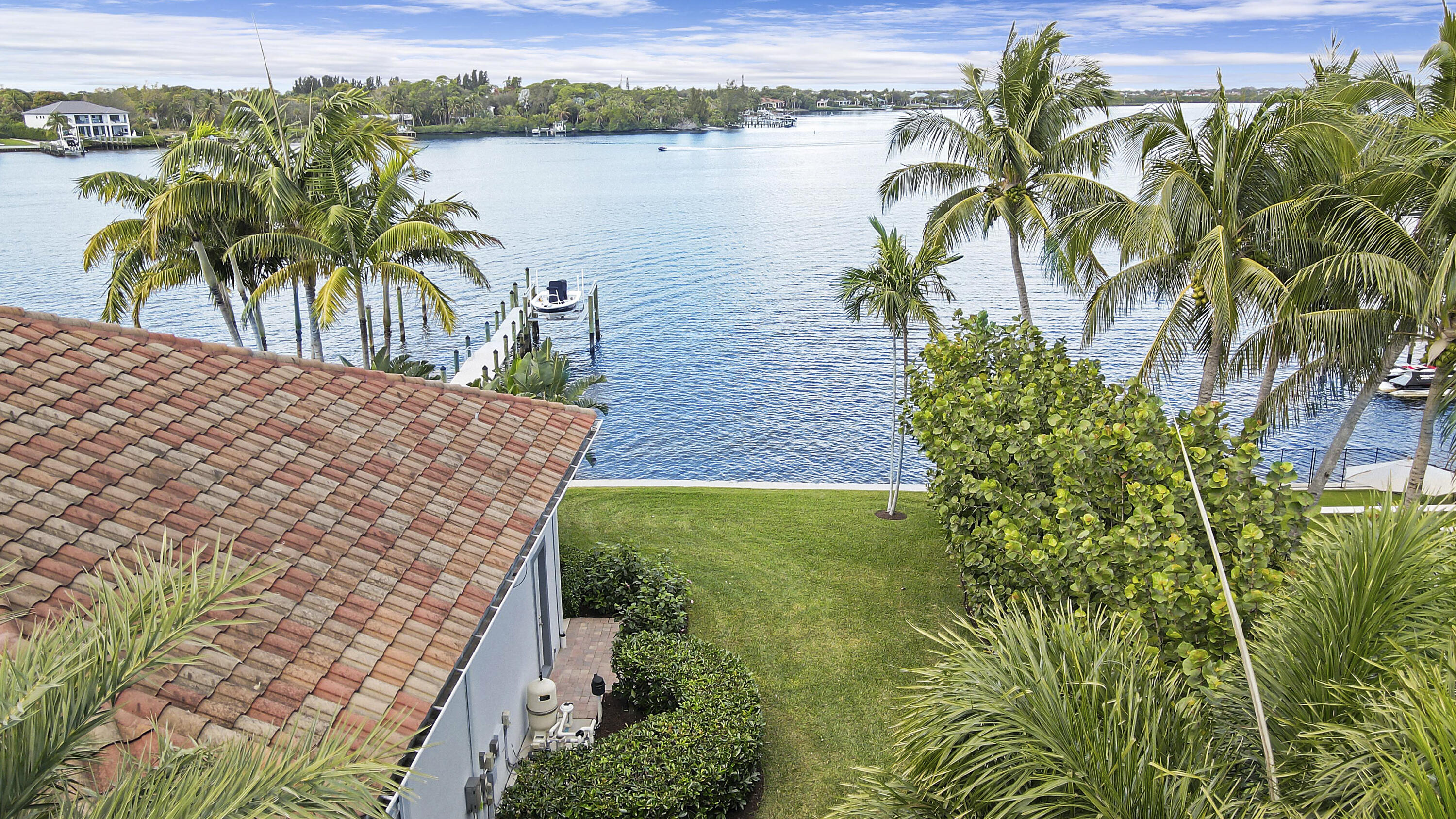 TEQUESTA COUNTRY CLUB - Residential