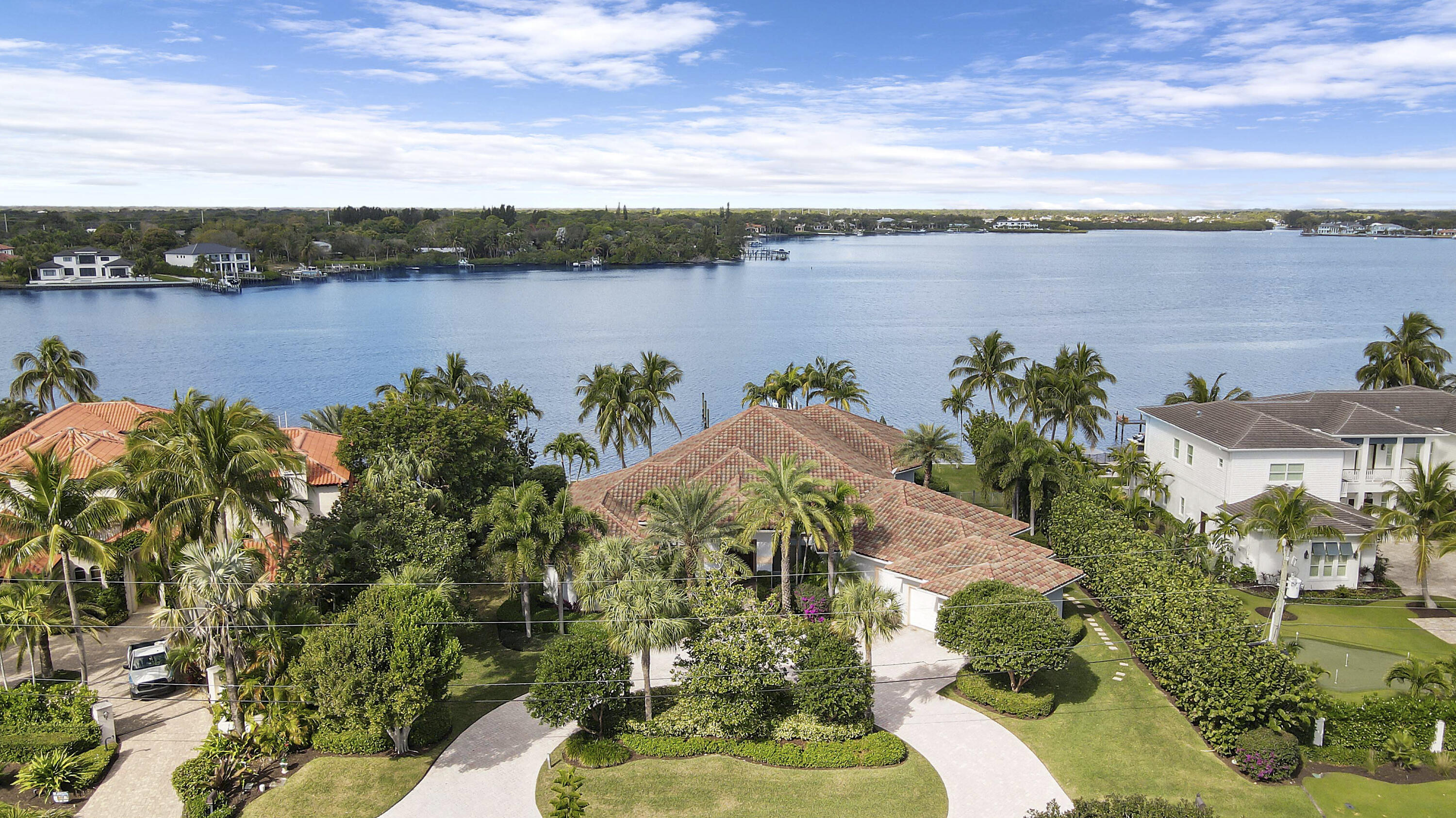 TEQUESTA COUNTRY CLUB - Residential