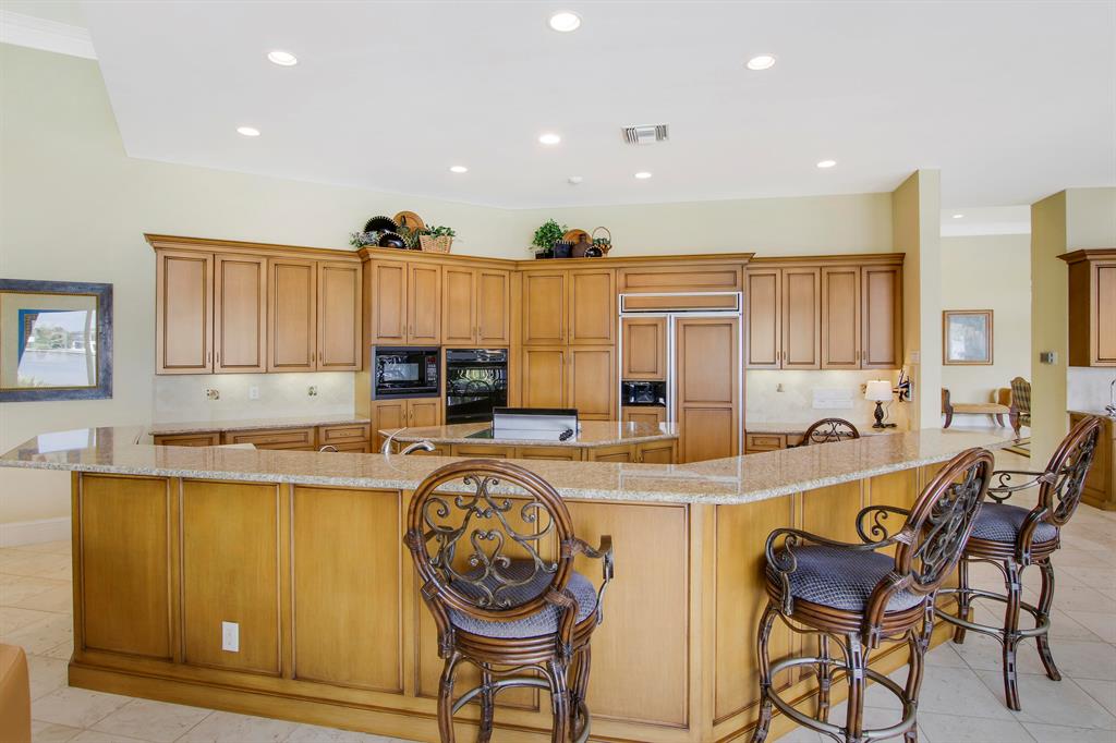 TEQUESTA COUNTRY CLUB - Residential