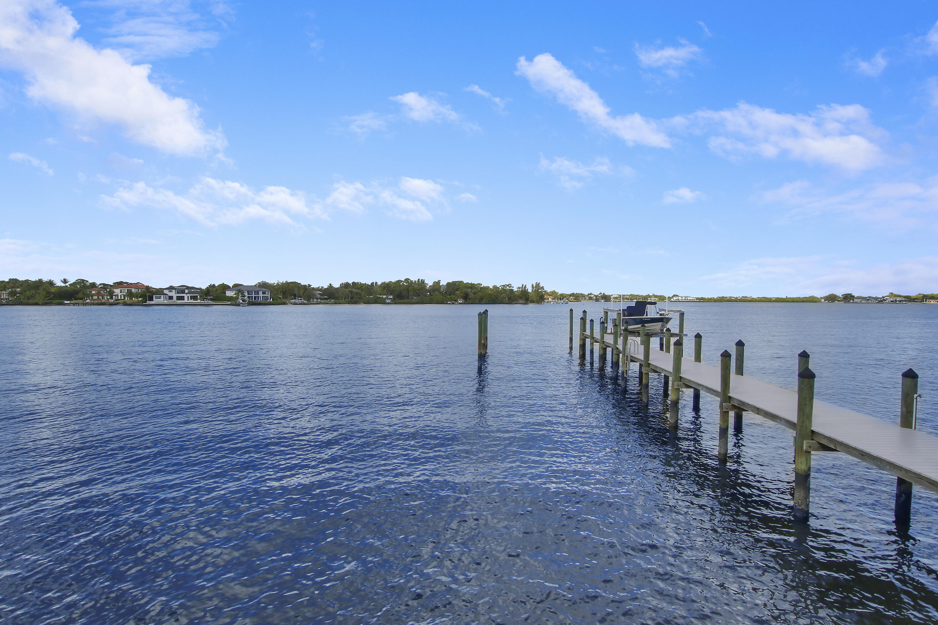 TEQUESTA COUNTRY CLUB - Residential