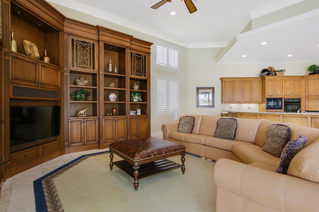 TEQUESTA COUNTRY CLUB - Residential