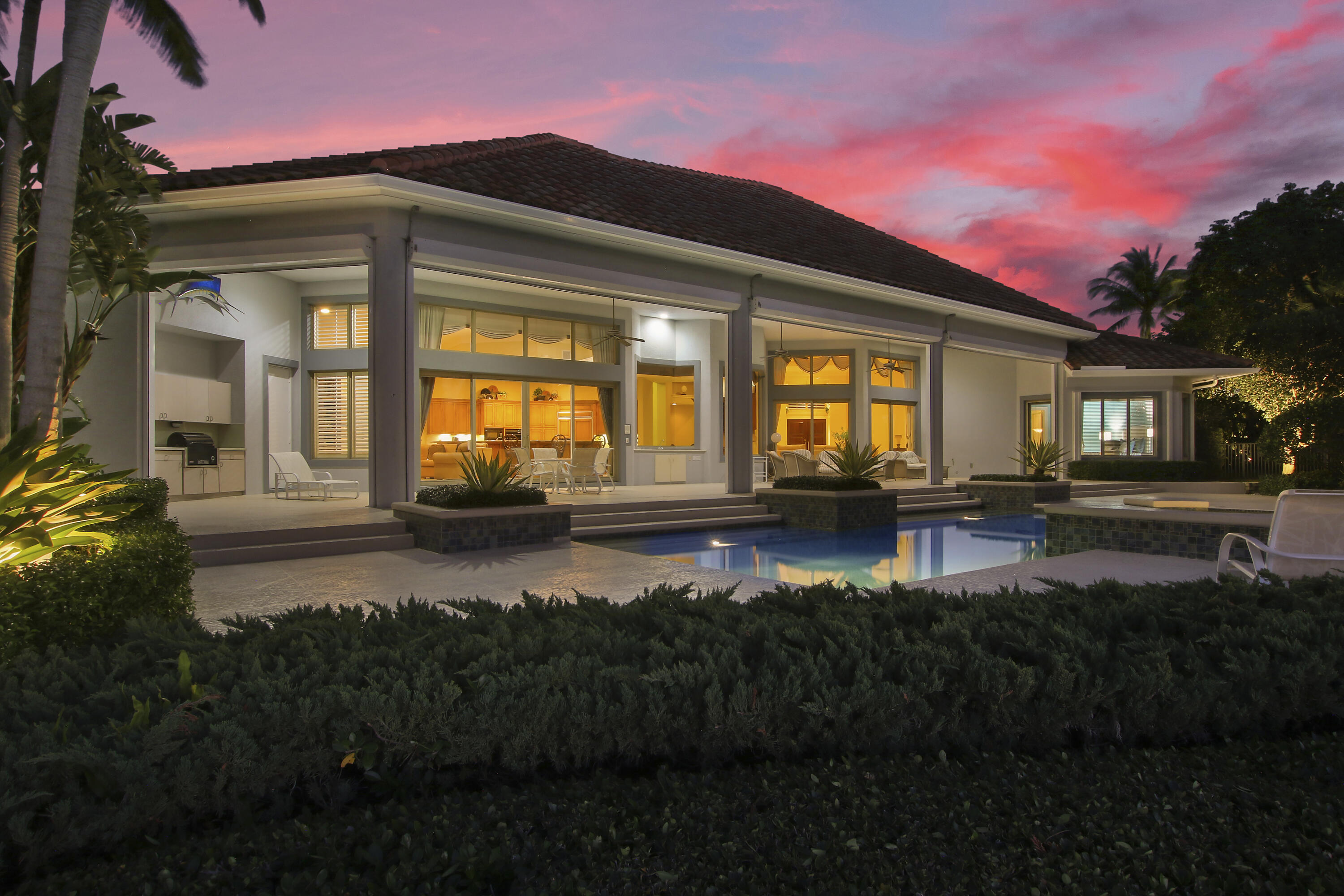 TEQUESTA COUNTRY CLUB - Residential