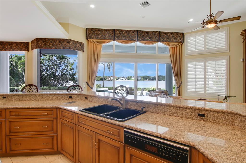 TEQUESTA COUNTRY CLUB - Residential