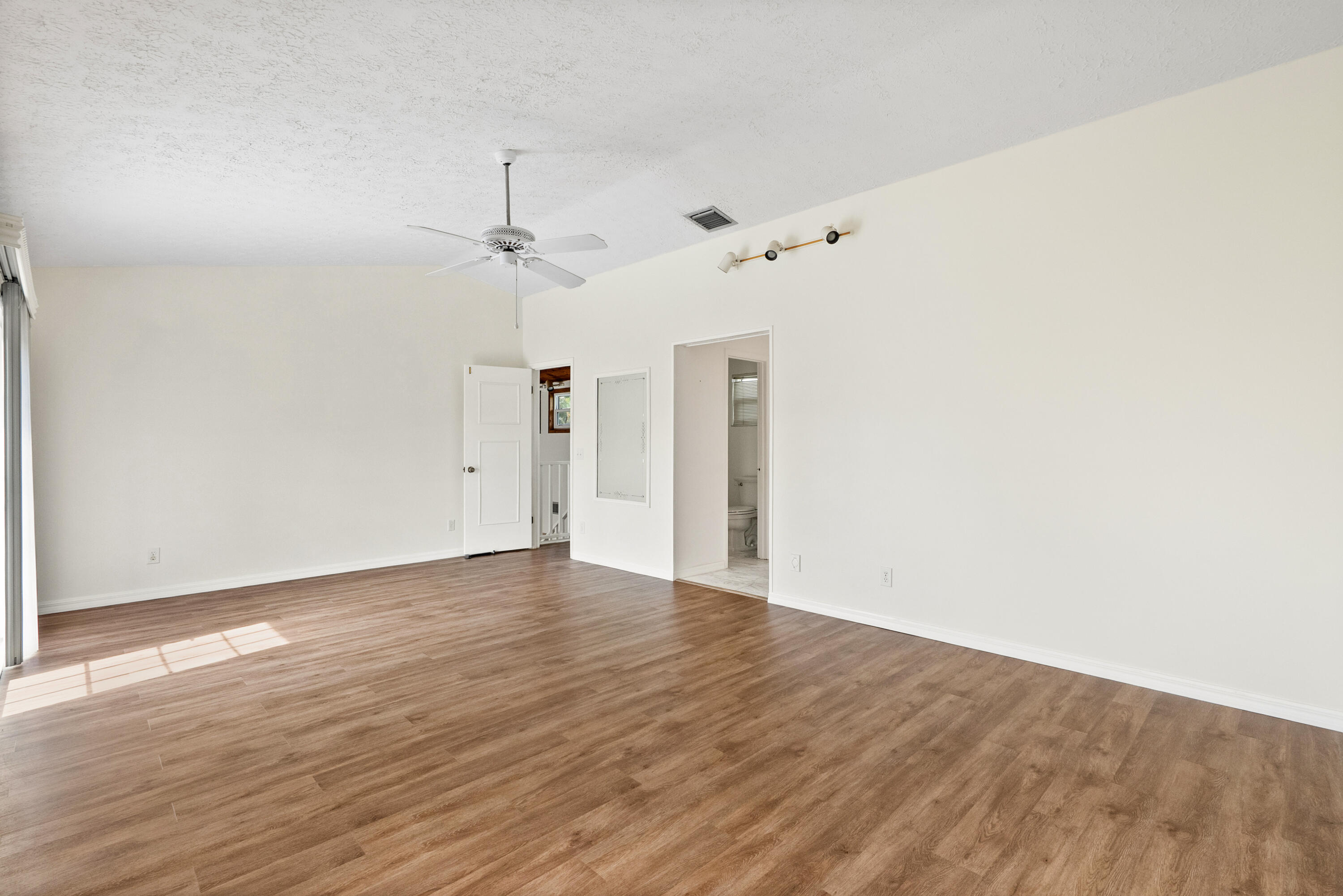 BEAU RIVAGE - Residential