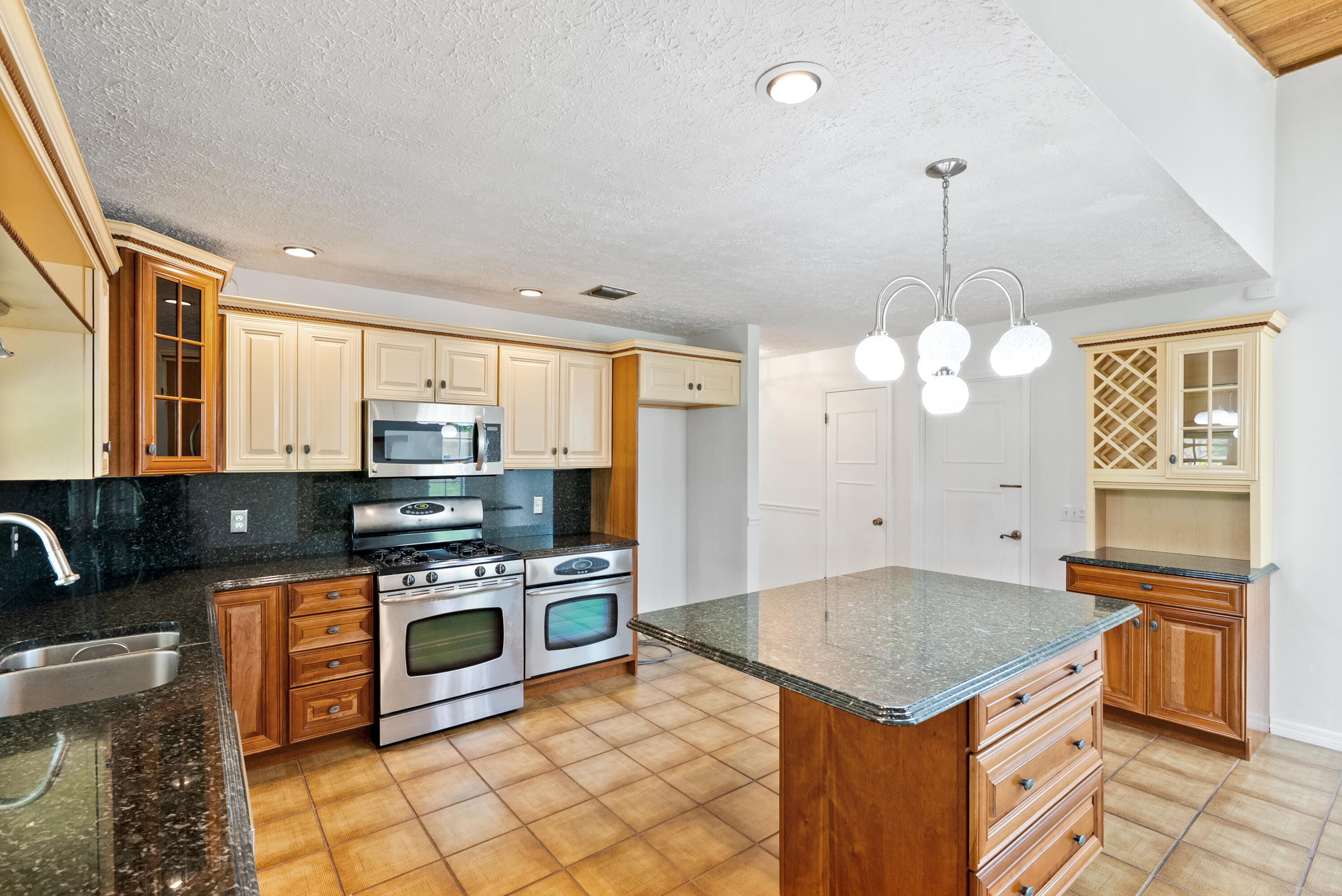 BEAU RIVAGE - Residential