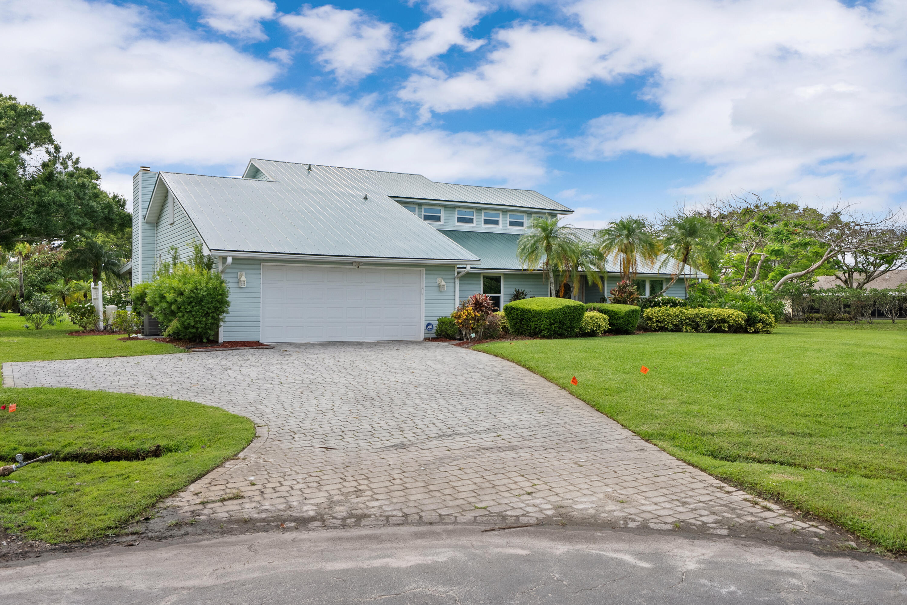 2415 NW Cove View