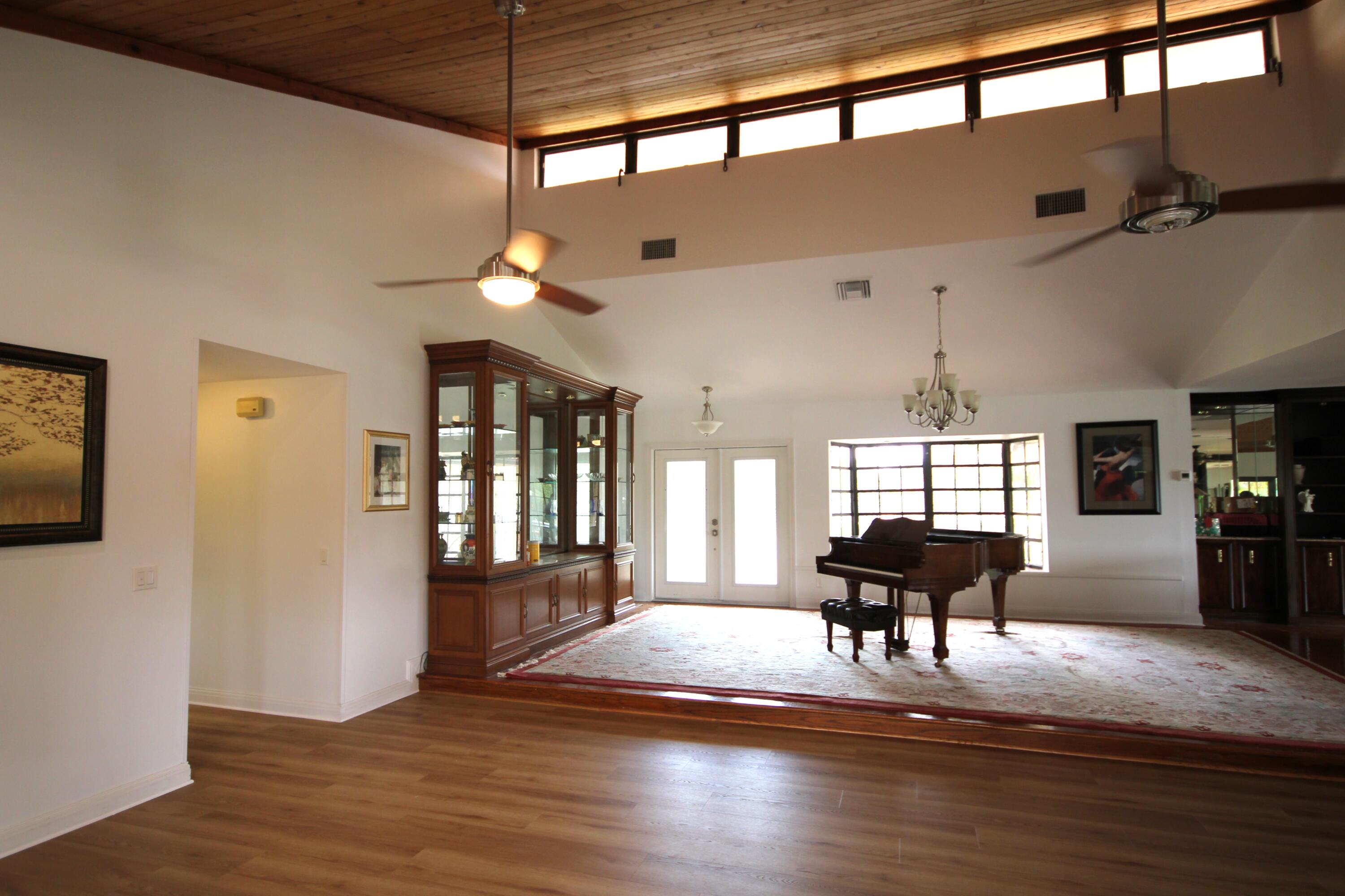 WINDING LAKES SEC 2 - Residential Lease