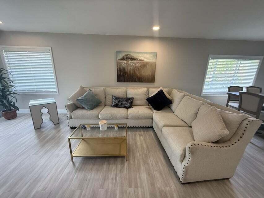 PALM GREENS AT VILLA DEL RAY CONDO II - Residential Lease