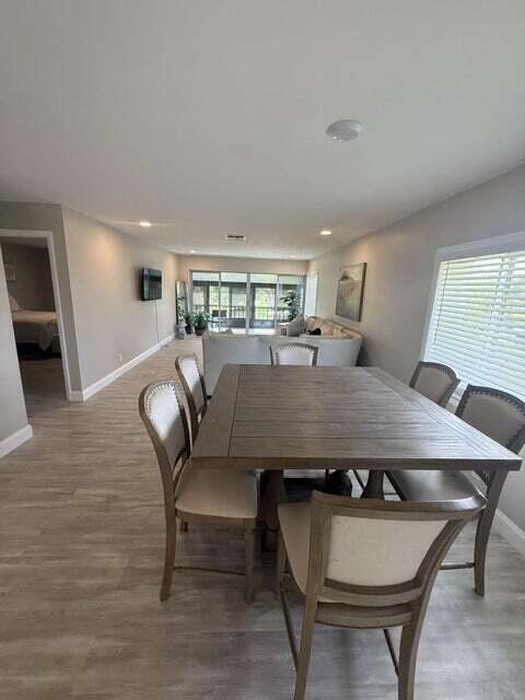 PALM GREENS AT VILLA DEL RAY CONDO II - Residential Lease