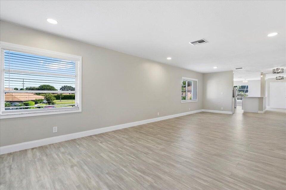PALM GREENS AT VILLA DEL RAY CONDO II - Residential Lease