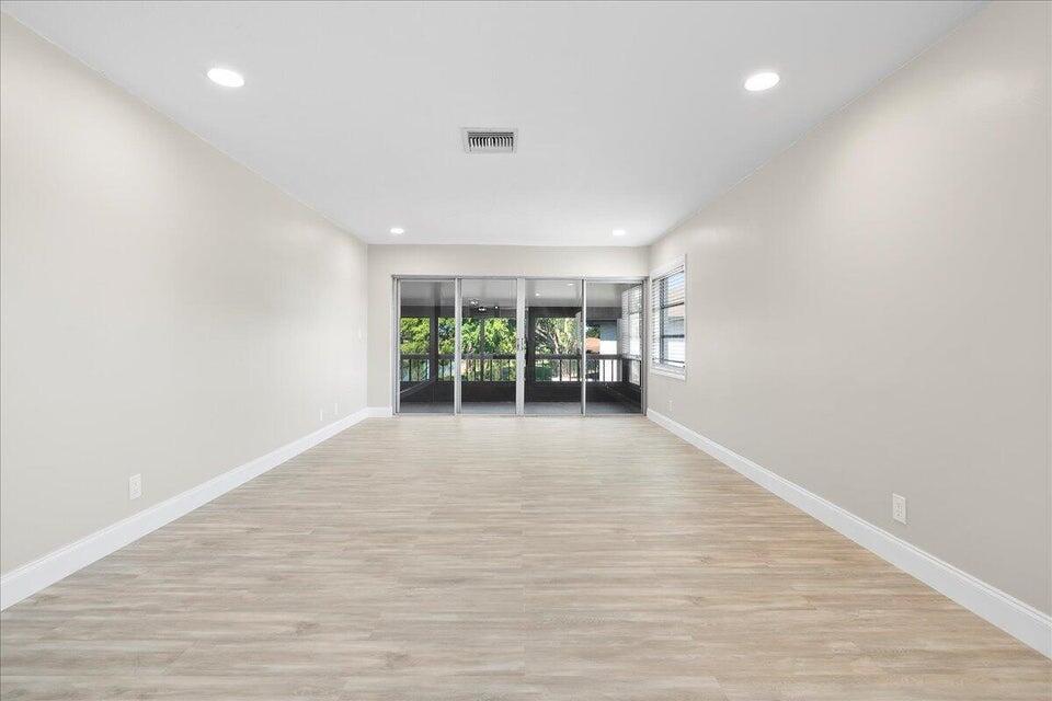 PALM GREENS AT VILLA DEL RAY CONDO II - Residential Lease