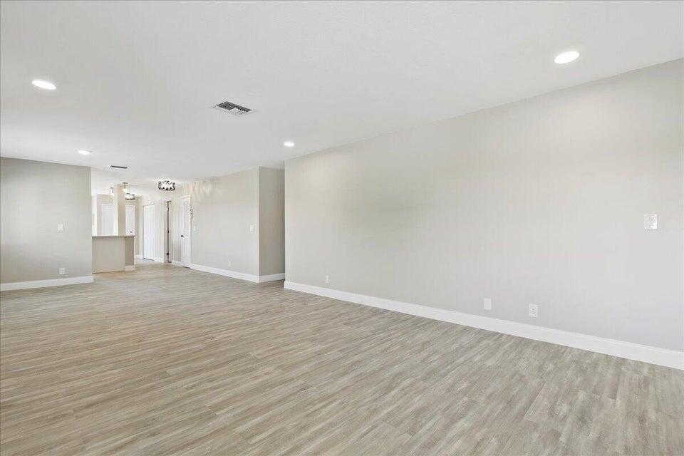 PALM GREENS AT VILLA DEL RAY CONDO II - Residential Lease