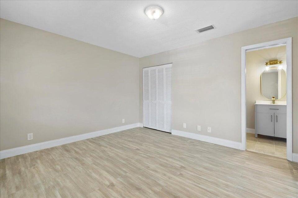 PALM GREENS AT VILLA DEL RAY CONDO II - Residential Lease