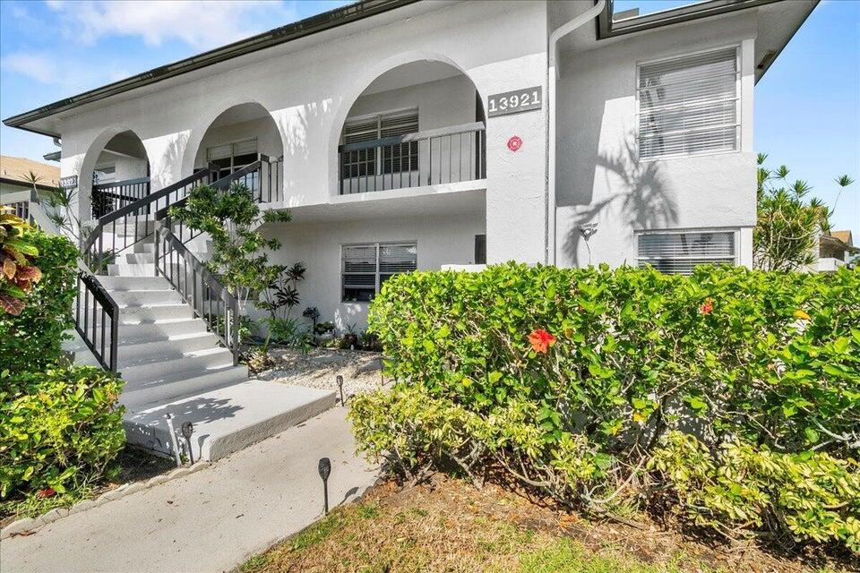 PALM GREENS AT VILLA DEL RAY CONDO II - Residential Lease