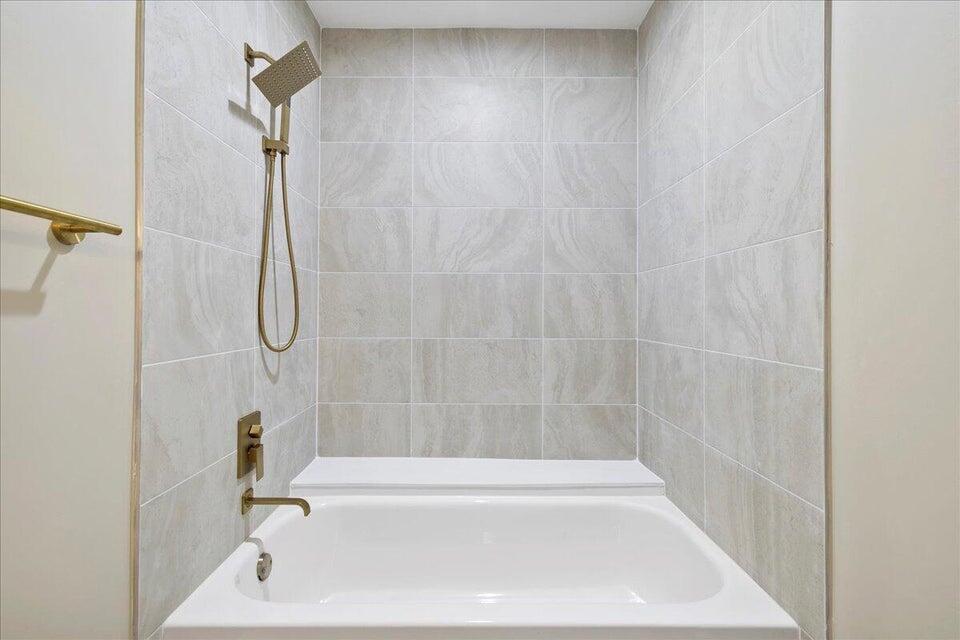 PALM GREENS AT VILLA DEL RAY CONDO II - Residential Lease