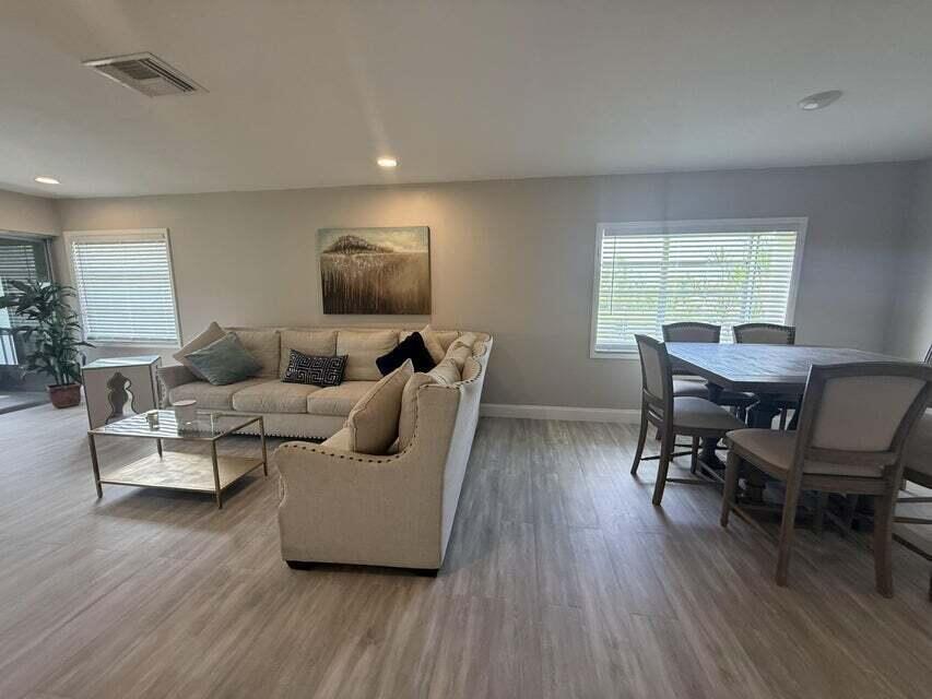 PALM GREENS AT VILLA DEL RAY CONDO II - Residential Lease