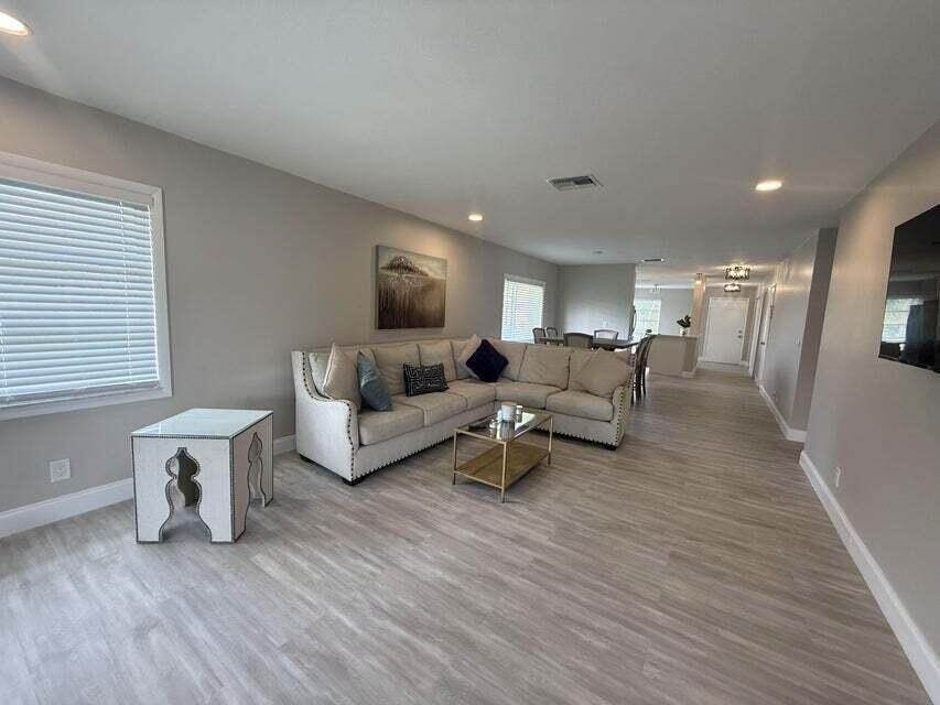 PALM GREENS AT VILLA DEL RAY CONDO II - Residential Lease