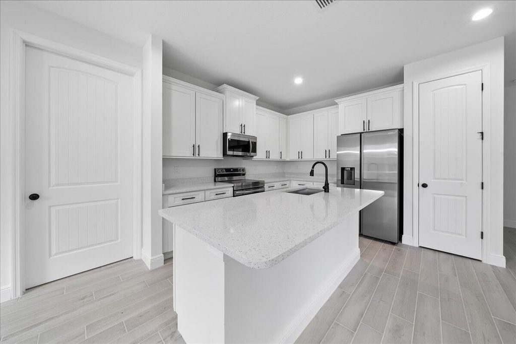 Photo of 911 Echo Street, Fort Pierce, FL 34982 (MLS # R11140647)