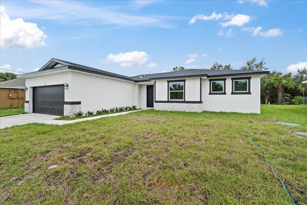 Photo of 911 Echo Street, Fort Pierce, FL 34982 (MLS # R11140647)