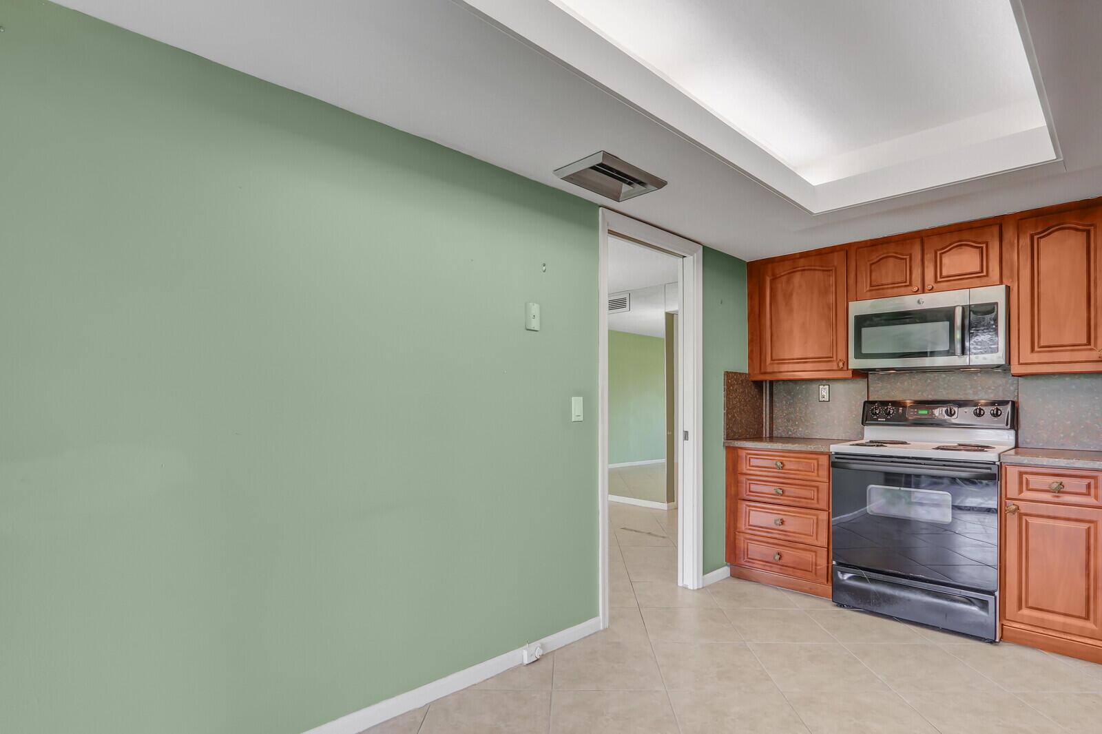 WOODLAND LAKES - Residential