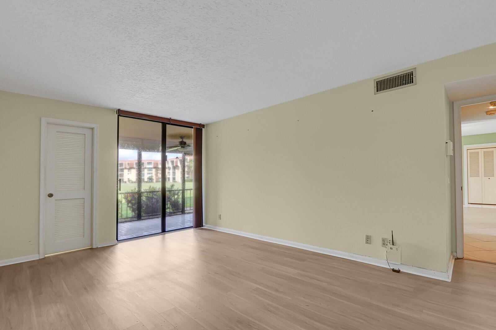 WOODLAND LAKES - Residential