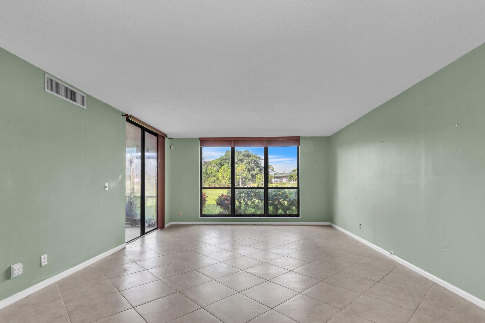 WOODLAND LAKES - Residential