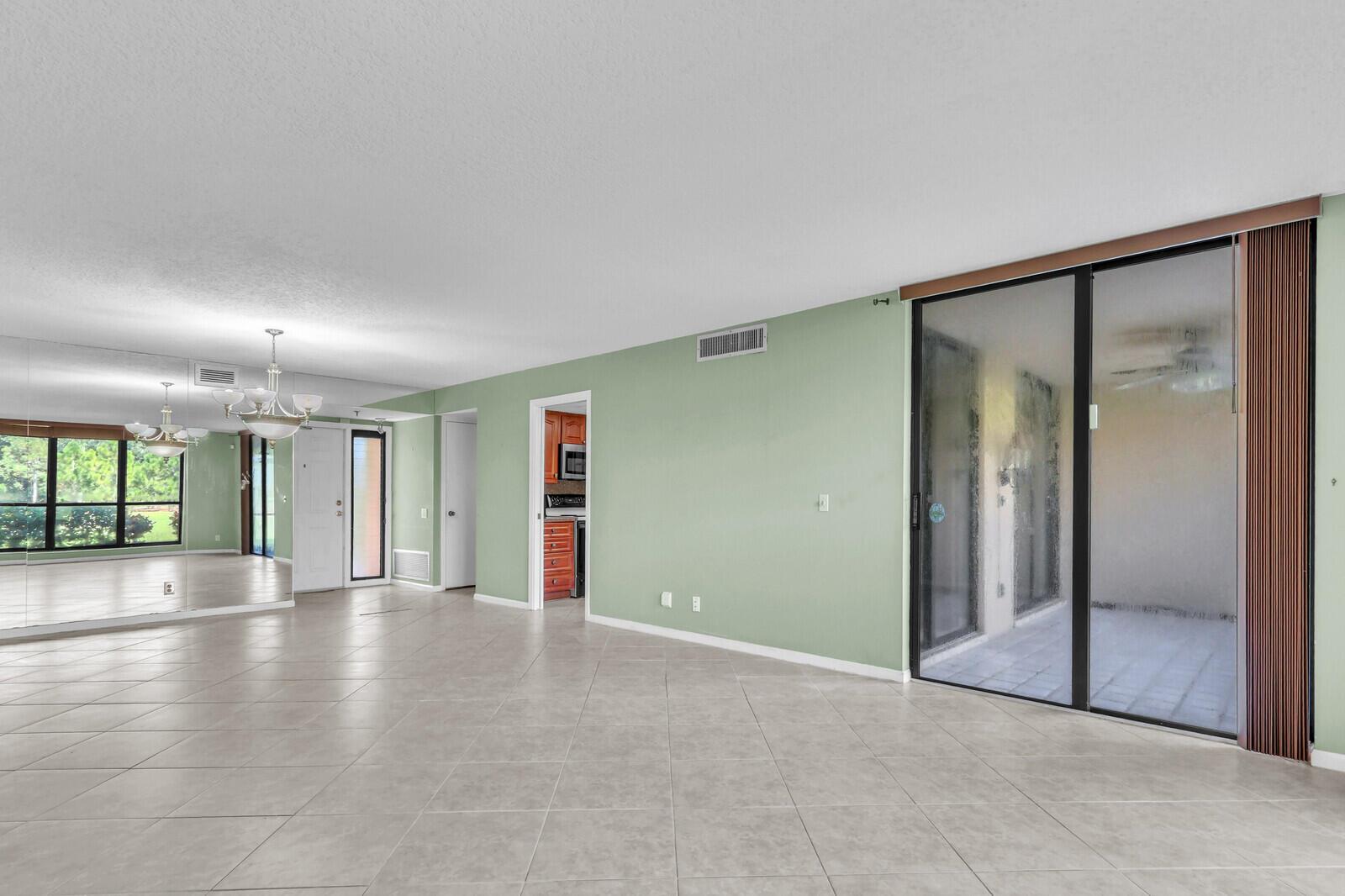 WOODLAND LAKES - Residential