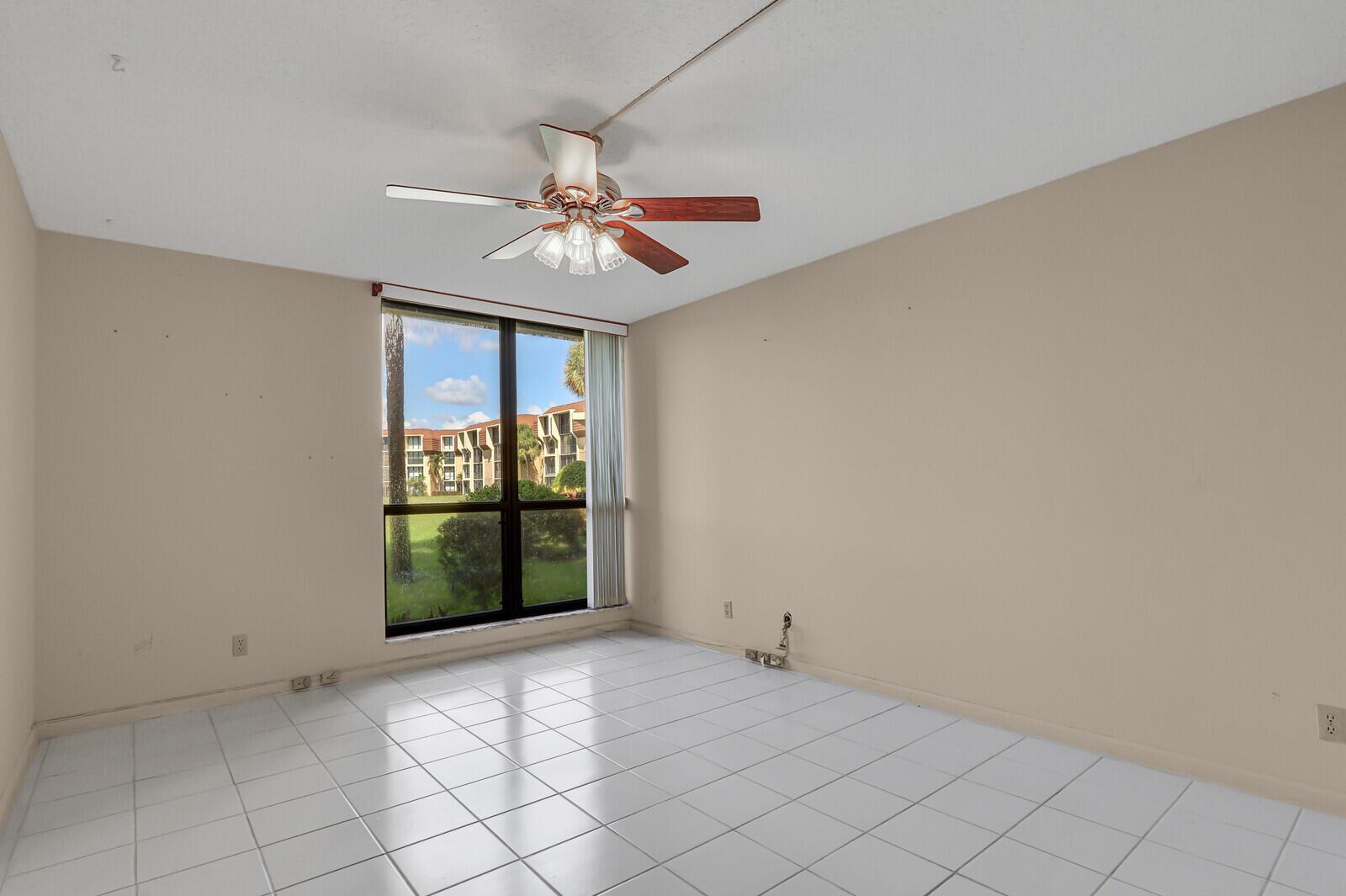 WOODLAND LAKES - Residential