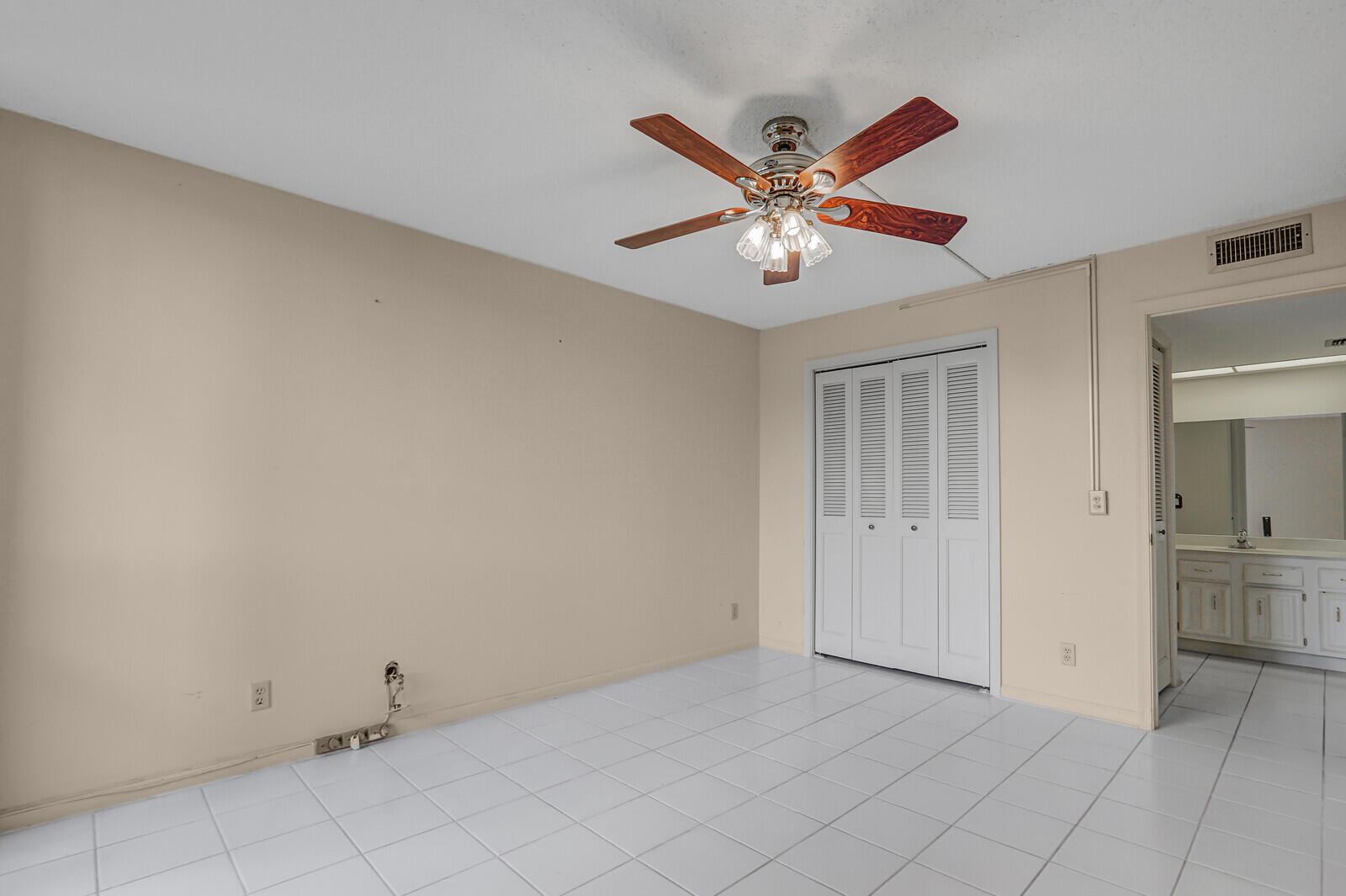 WOODLAND LAKES - Residential