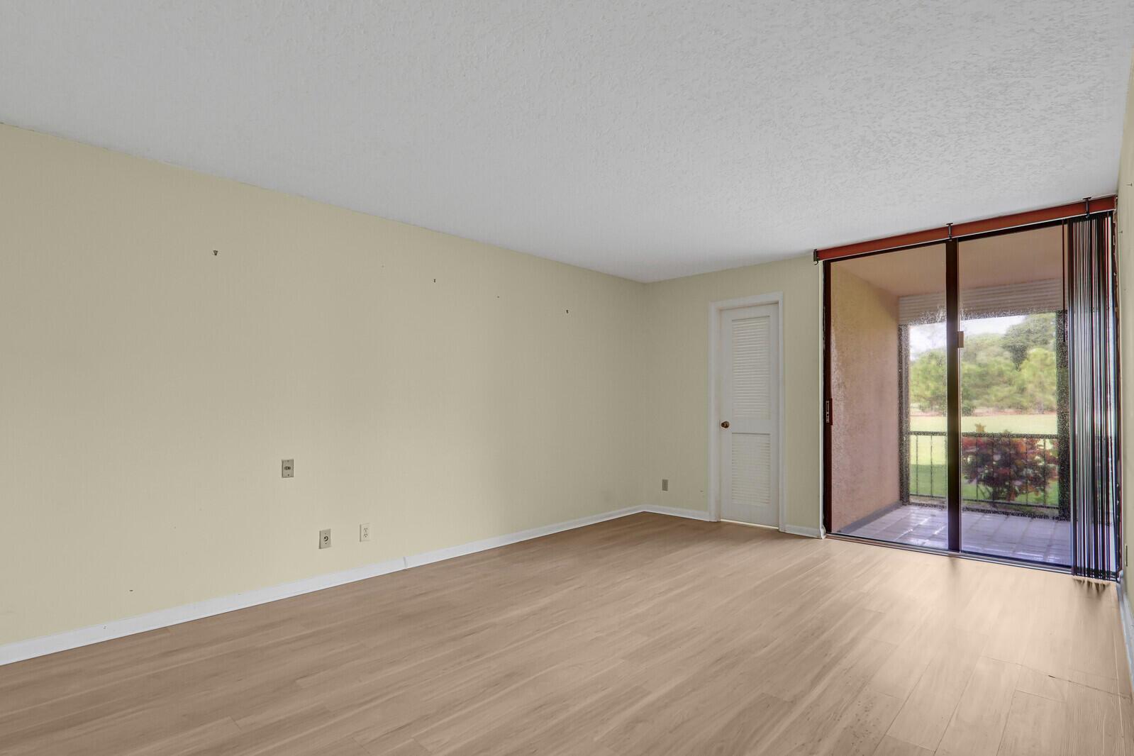 WOODLAND LAKES - Residential