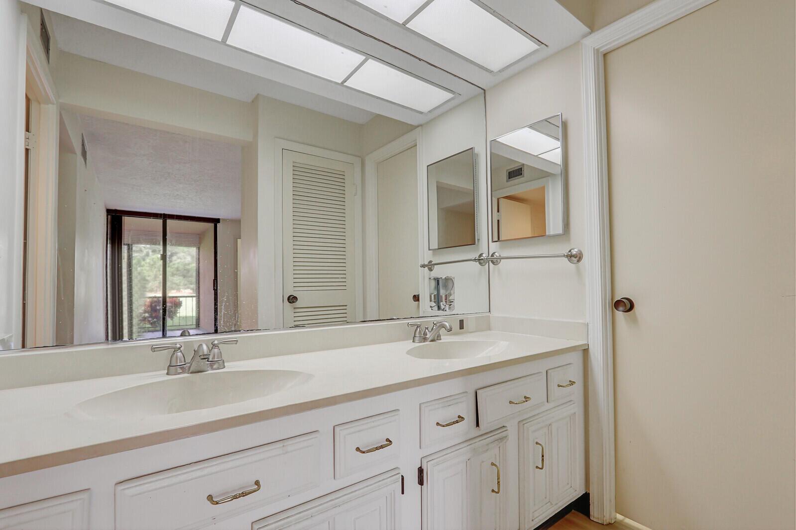 WOODLAND LAKES - Residential