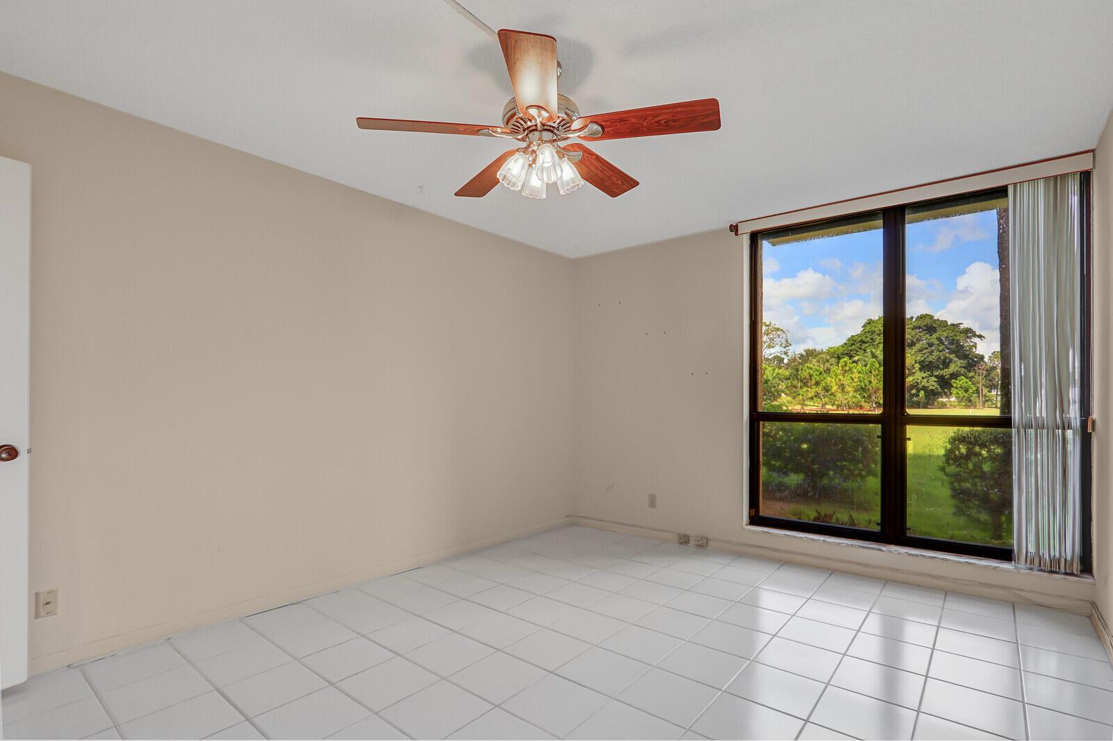 WOODLAND LAKES - Residential