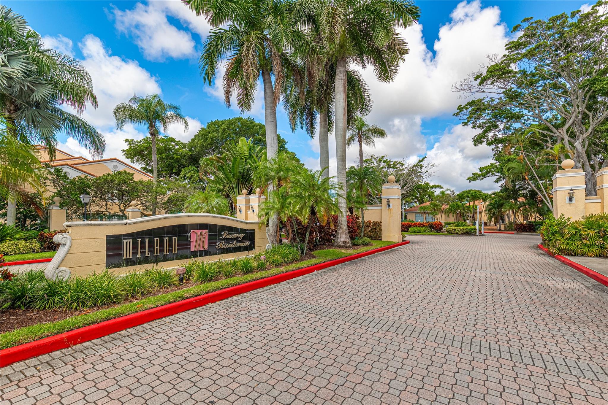 Well-maintained unit, Community pool & jacuzzi, gym, tennis court. Peaceful setting with natural surroundings. Easy access to I-95, Close to Palm Beach Outlets. HOA offers an easy application process
Water & trash removal included. First, last and security deposit.
