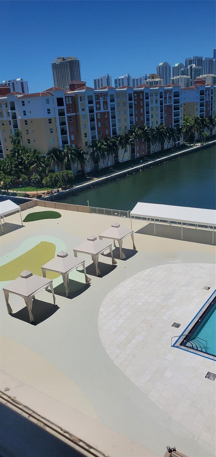 Winston Towers - Residential