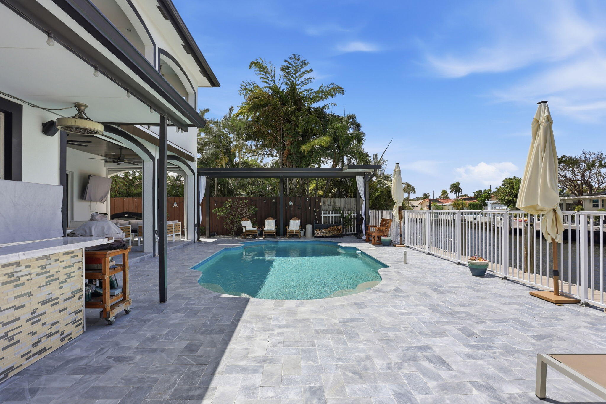 CORAL RIDGE ISLES - Residential
