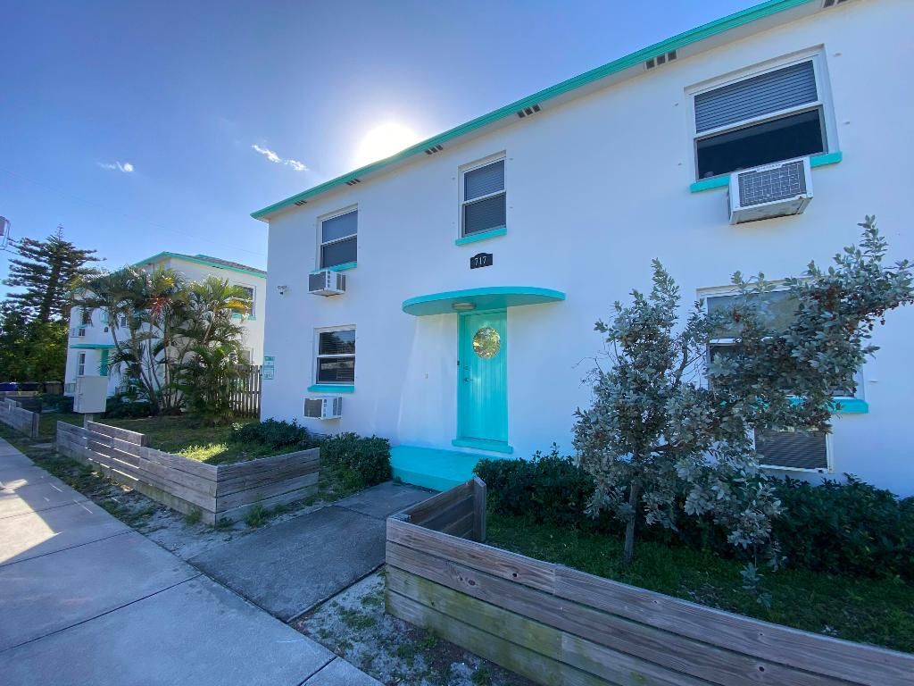 Photo of 717 2nd Avenue S #7, Lake Worth Beach, FL 33460 (MLS # R11156004)
