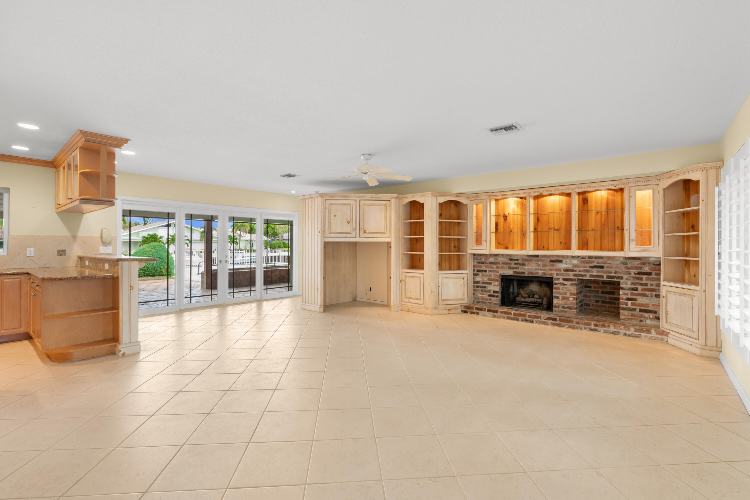 2651 NE 43RD Street