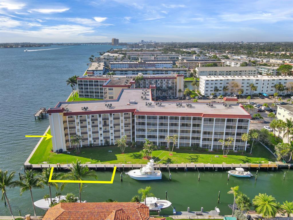 Photo of 105 Paradise Harbour Boulevard #304, North Palm Beach, FL 33408 (MLS # R10706015)