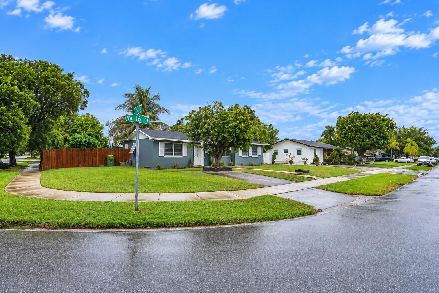 465 NW 16TH Street
