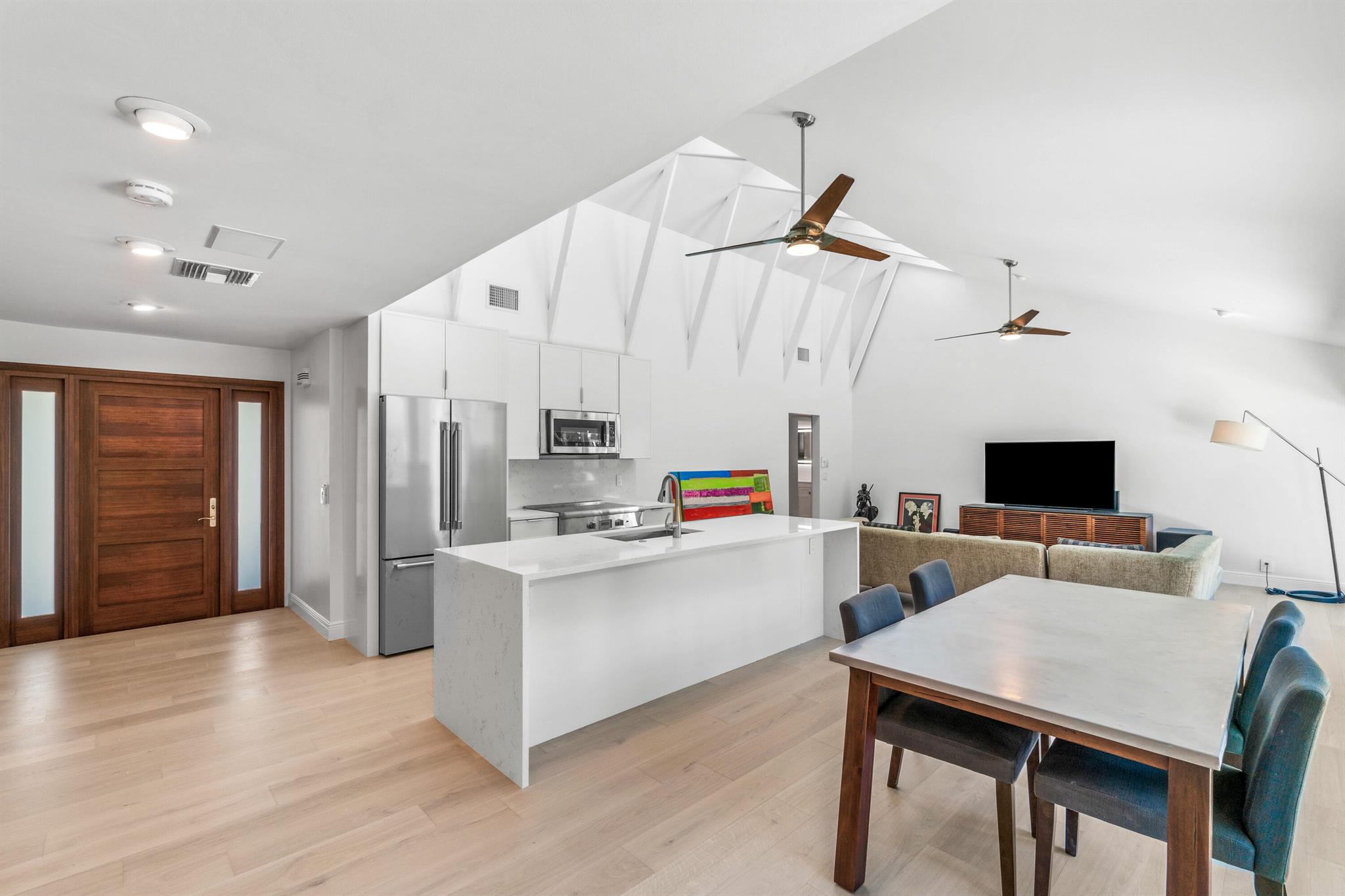 RIO DEL REY SHORES - Residential