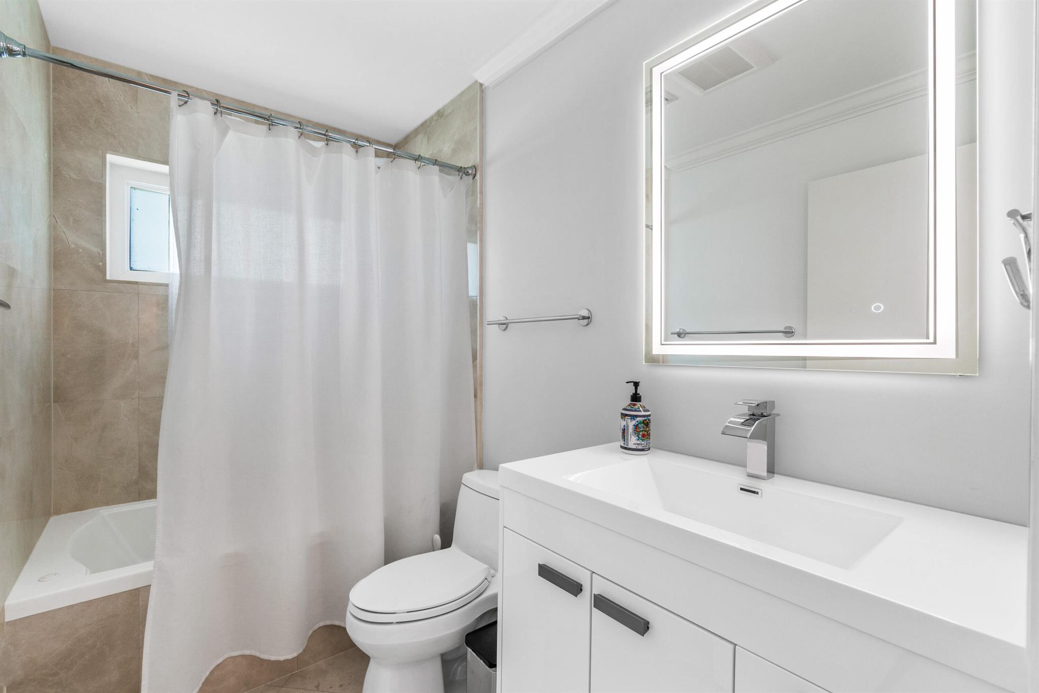 RIO DEL REY SHORES - Residential