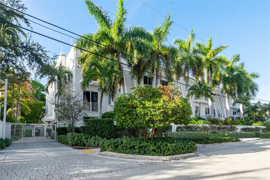 Photo of 801 SE 12th Court #801, Fort Lauderdale, FL 33316 (MLS # F10543263)