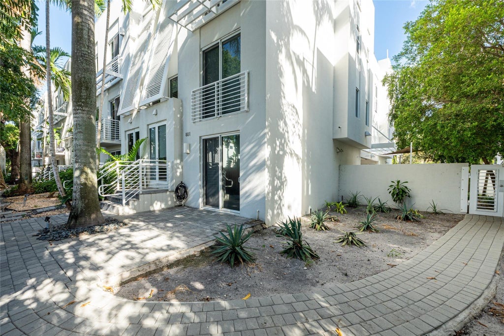 Photo of 801 SE 12th Court #801, Fort Lauderdale, FL 33316 (MLS # F10543263)